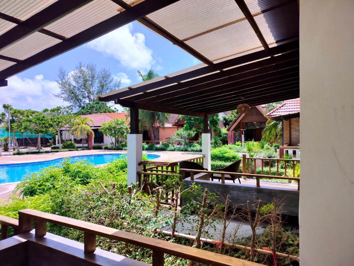 D.R. Lanta Bay Resort Ko Lanta Esterno foto