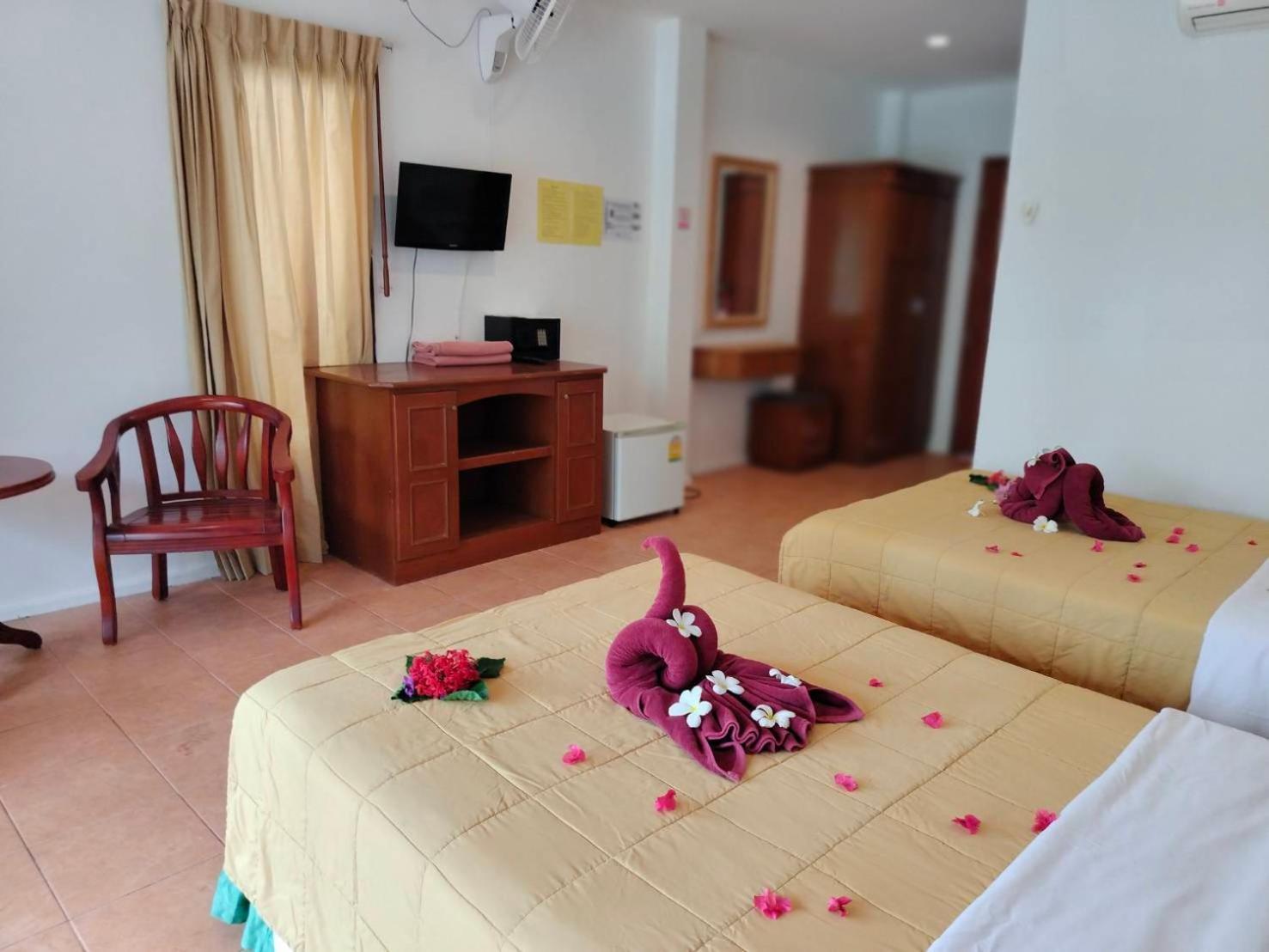 D.R. Lanta Bay Resort Ko Lanta Esterno foto