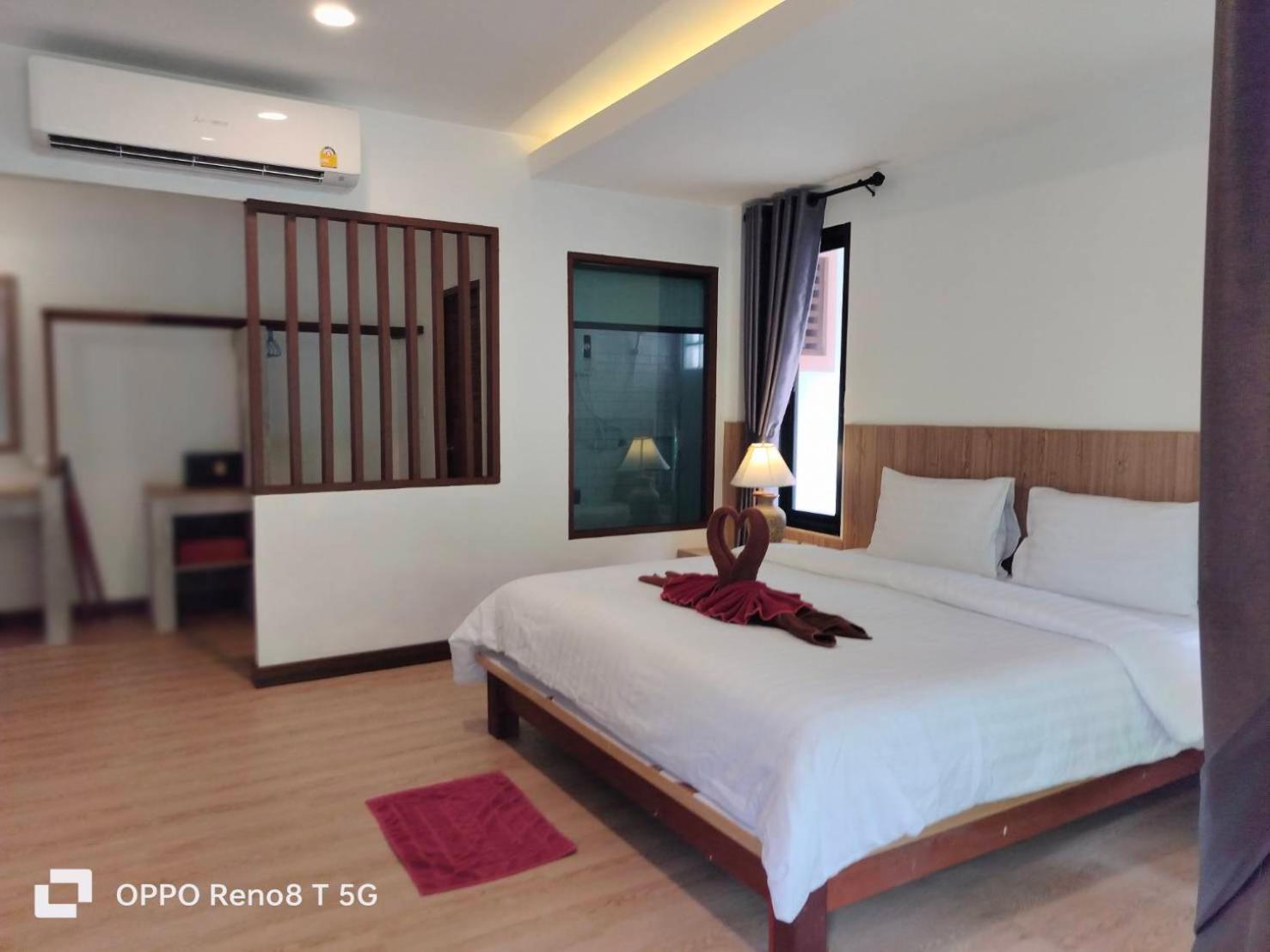 D.R. Lanta Bay Resort Ko Lanta Esterno foto