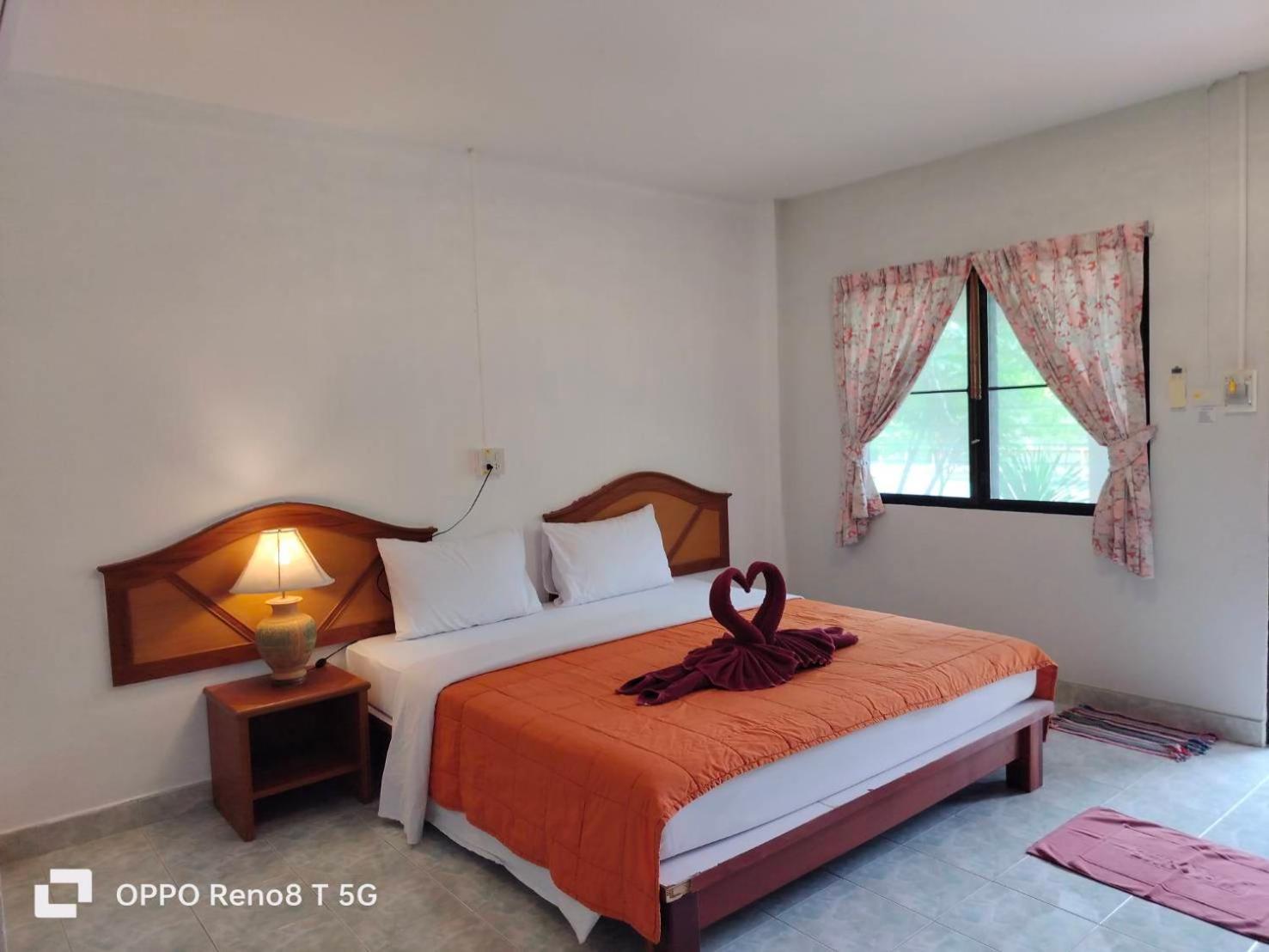 D.R. Lanta Bay Resort Ko Lanta Esterno foto