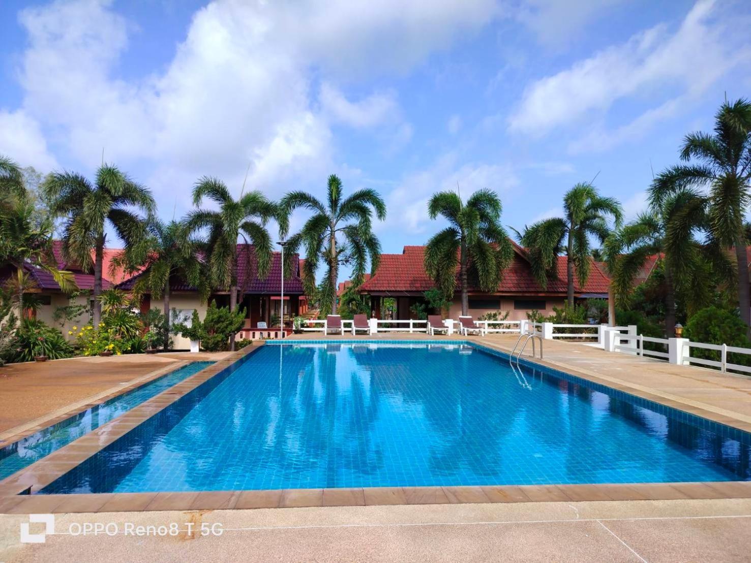 D.R. Lanta Bay Resort Ko Lanta Esterno foto