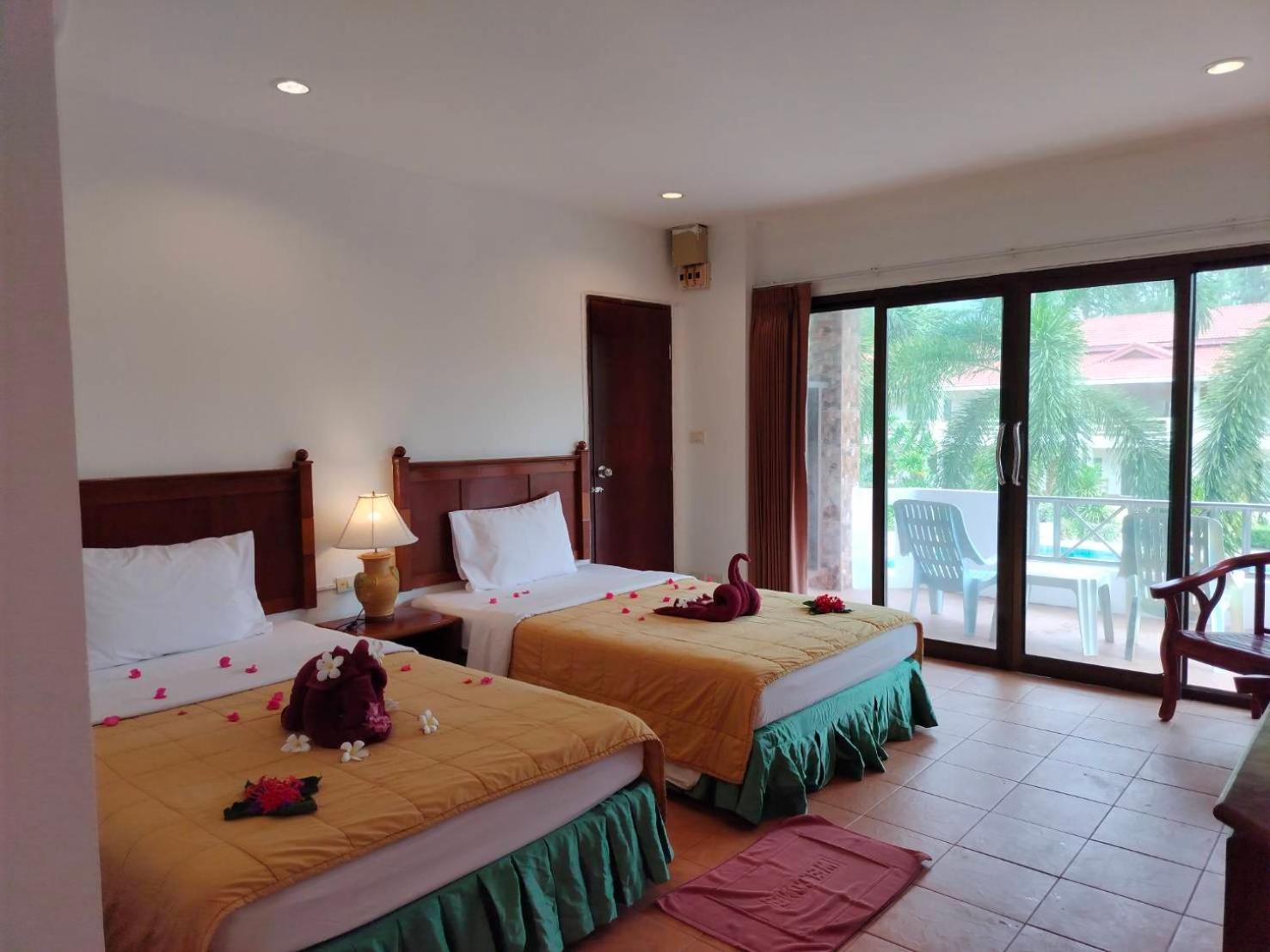 D.R. Lanta Bay Resort Ko Lanta Esterno foto