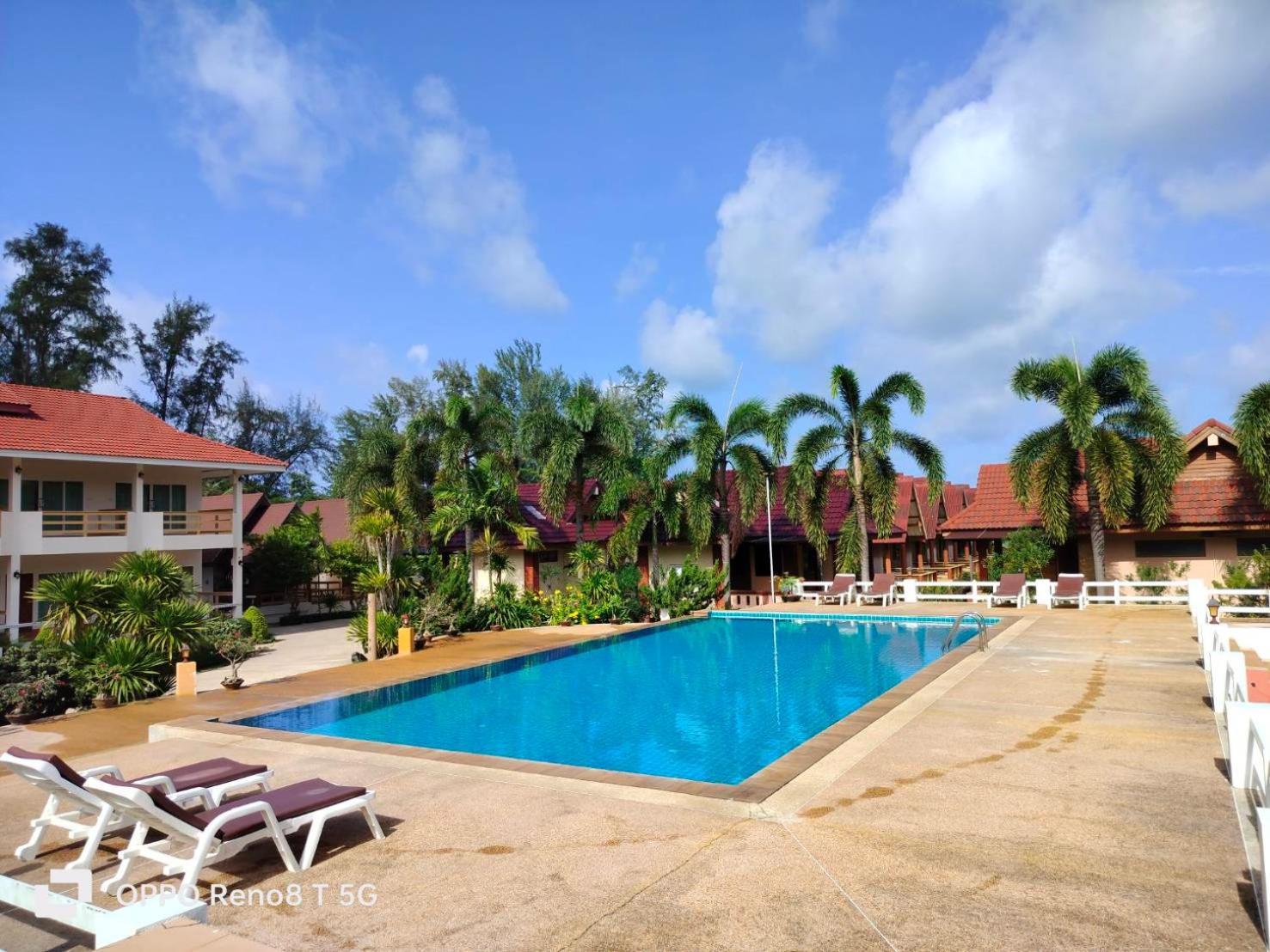 D.R. Lanta Bay Resort Ko Lanta Esterno foto