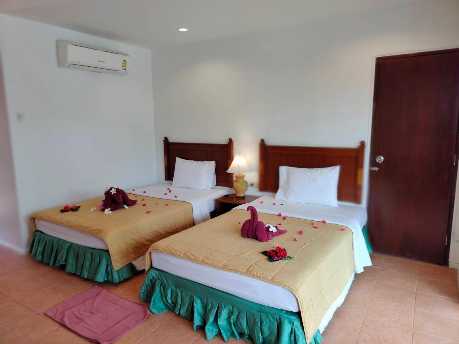 D.R. Lanta Bay Resort Ko Lanta Esterno foto
