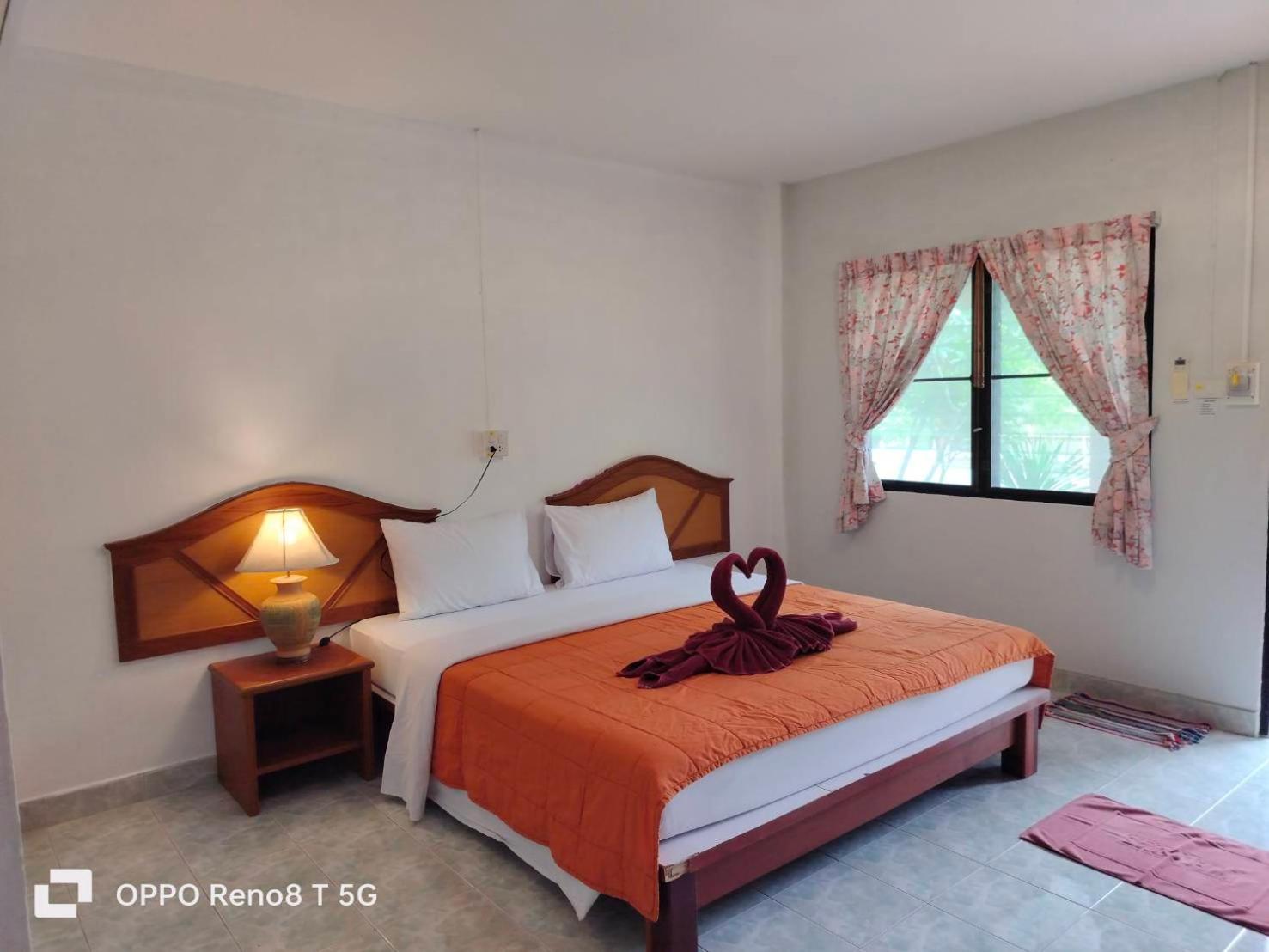 D.R. Lanta Bay Resort Ko Lanta Esterno foto